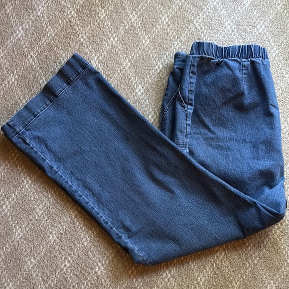 FINAL SALE Women's wide leg pull on jeans - Picture 4 of 5